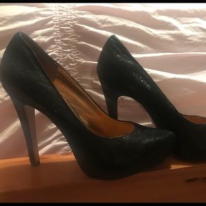BCBG~Black platform high heel pumps